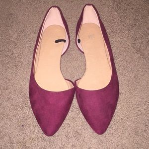Maroon pointed-toe flats